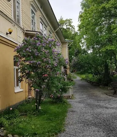 A Lovely Near Railway Station And Arena. Apartment *